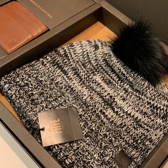 Frye Set 🌟 Beanie and Card Case - Picture 4 of 13